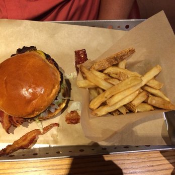 Chili's - Bars Near Me - Fredericksburg, Virginia