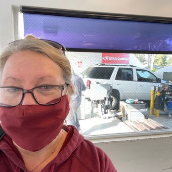 Auto Chek Centers - I'm getting my car smog check - Smog Check Stations Near Me - Manhattan Beach, California Auto Chek Centers - I'm getting my car smog check - Smog Check Stations Near Me - Manhattan Beach, California