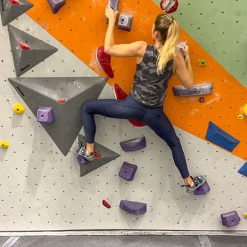 Movement Design District - Rock Climbing Near Me - Dallas, Texas