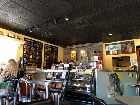 Pulp Fiction Coffee House/Robbie Rare Books by null