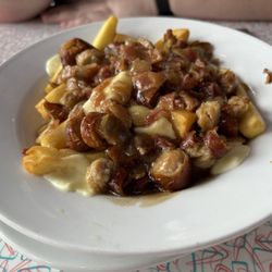 Wimpy's Diner - Deluxe poutine