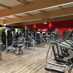 Wellyou - Innenbereich mit Ausdauer- und Trainingsgeräten
