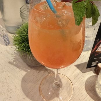 The Hampton Social - Streeterville - New American Near Me - Chicago, Illinois The Hampton Social - Streeterville - New American Near Me - Chicago, Illinois