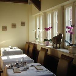Orchideen-Palast - 4 der 18 Pferde