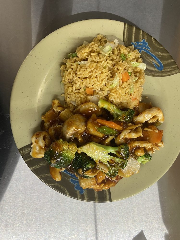 CHINA STATION Updated July 2024 13 Photos 450 Beechurst Ave