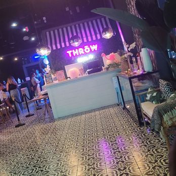 THROW Social - Cocktail Bars Near Me - Washington, DC, District of Columbia