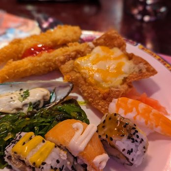 Mandarin Restaurant - The sushi was better than I've ever tasted at any Chinese buffet. - Buffets Near Me - Niagara Falls, Ontario
