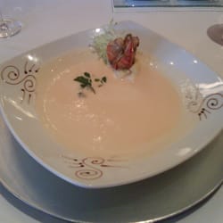 Restaurant MaxWell - Spargelcremesuppe mit Garnelen