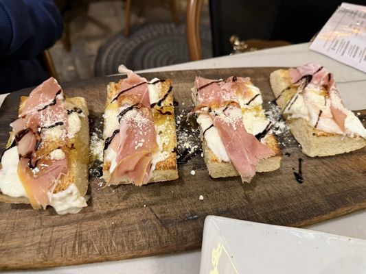 Vincenzo Cucina and Lounge by null