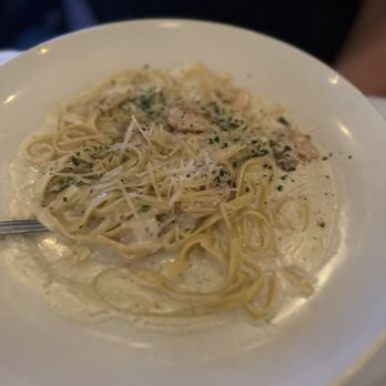 Maggiano's Little Italy - Fettuccine Alfredo - Italian Near Me - Chicago, Illinois Maggiano's Little Italy - Fettuccine Alfredo - Italian Near Me - Chicago, Illinois