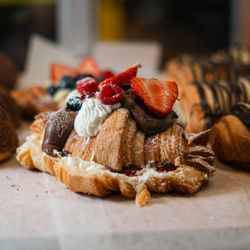 La Concha - Nutella, strawberry and cream croissant