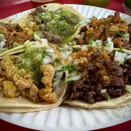 2. Plato de 5 Tacos (5 taco Plate)