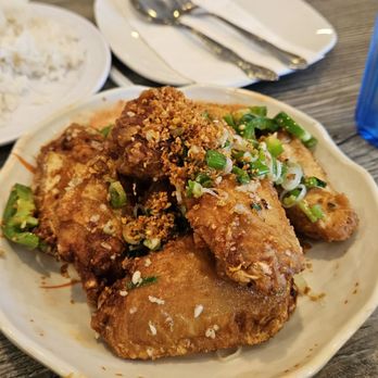 Tasty Choice - Fried chicken wings w/ garlic - Chinese Near Me - San Gabriel, California