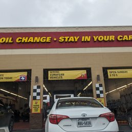 Waited in line less than 10 minutes before my oil change! Waited in line less than 10 minutes before my oil change!