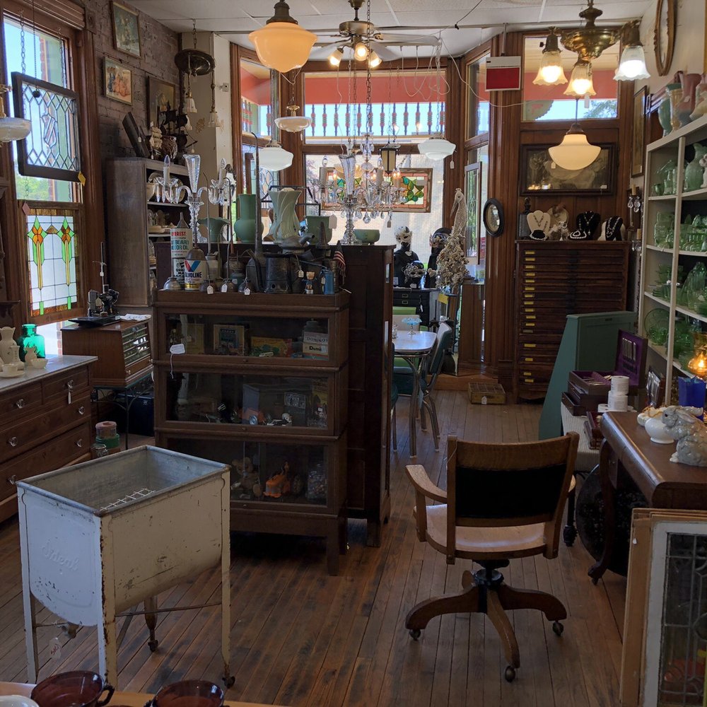 Yesterdays Treasures - One of the beautiful rooms inside the shop. - Antiques Near Me - Fenton, Michigan Yesterdays Treasures - One of the beautiful rooms inside the shop. - Antiques Near Me - Fenton, Michigan