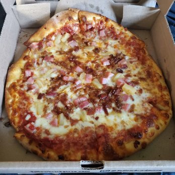 Yellow Brick Pizza - Big Island Pizza Small - Pizza Near Me - Columbus, Ohio Yellow Brick Pizza - Big Island Pizza Small - Pizza Near Me - Columbus, Ohio