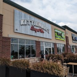 Ottawa Trainyards - Kettlemans Bagel Co.