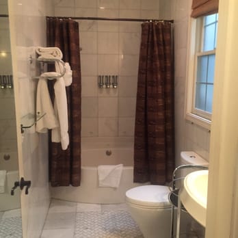 Hotel 1110 - Fancy bathroom - Hotels Near Me - Monterey, California Hotel 1110 - Fancy bathroom - Hotels Near Me - Monterey, California