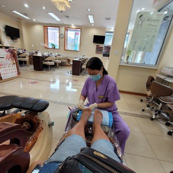 128 Modern Nail Studio - Nail Salons Near Me - New York, New York