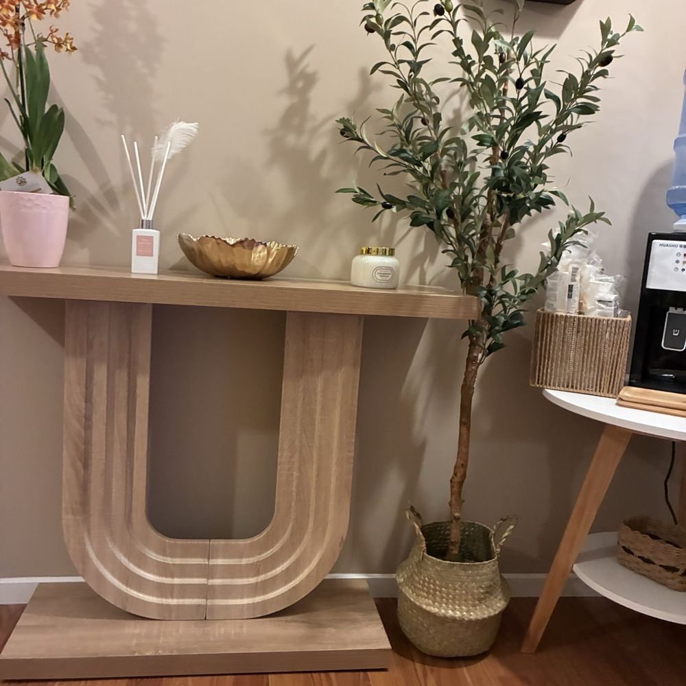 Siri Massage Studio - Lobby - Massage Near Me - Rolling Hills Estates, California Siri Massage Studio - Lobby - Massage Near Me - Rolling Hills Estates, California