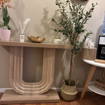 Siri Massage Studio - Lobby - Massage Near Me - Rolling Hills Estates, California Siri Massage Studio - Lobby - Massage Near Me - Rolling Hills Estates, California