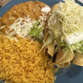Taqueria La Perla - Flauta plate - Mexican Near Me - Pacifica, California Taqueria La Perla - Flauta plate - Mexican Near Me - Pacifica, California