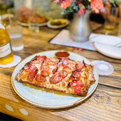 De La Nonna - Pepperoni Pizza