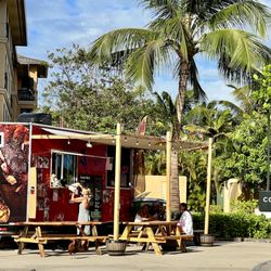 Bearded BBQ Maui - Food truck
