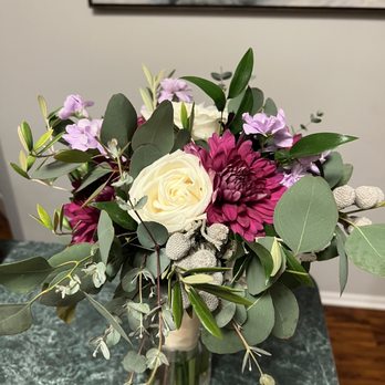 Town & Country Gardens - Florists Near Me - Algonquin, Illinois