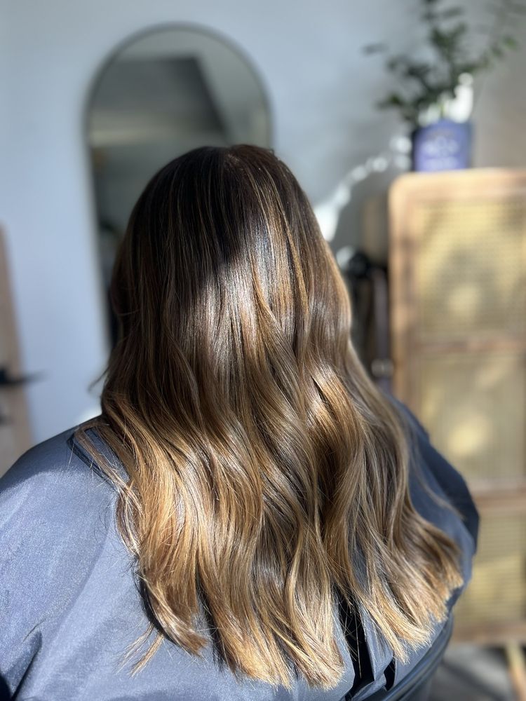 Gold & Braid Salon Logo