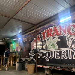 Las Trancas Taqueria - Outside