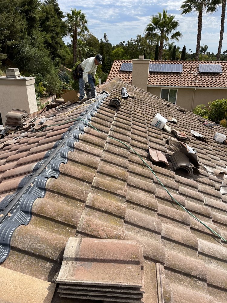 Slide of Hernandez Roofing