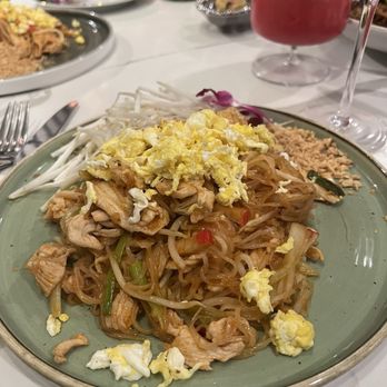 Flore Cafe - Pad Thai with chicken - Thai Near Me - Tysons, Virginia