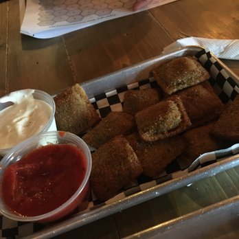 Bee's Knees Brewing - Pizza Near Me - Versailles, Missouri Bee's Knees Brewing - Pizza Near Me - Versailles, Missouri