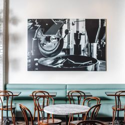 Boxcar Coffee Mesa Cafe - Bright space with plenty of seating