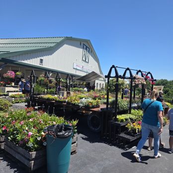 Hollabaugh Bros - Farmers Market Near Me - Biglerville, Pennsylvania