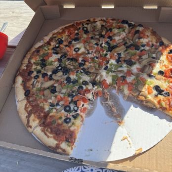Chuck Wagon - Veggie pizza - Pizza Near Me - Ludington, Michigan