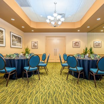 Everglades Restaurant - Everglades Restaurant's private dining room with tables and chairs - Seafood Near Me - Orlando, Florida Everglades Restaurant - Everglades Restaurant's private dining room with tables and chairs - Seafood Near Me - Orlando, Florida