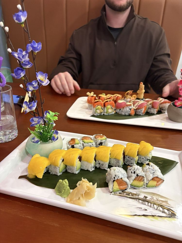 Mia Sushi Asian Bistro