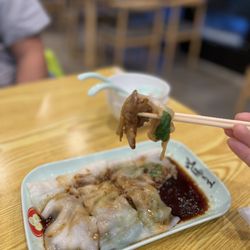 Yin Ji Chang Fen - Marinated beef rice roll $9.50