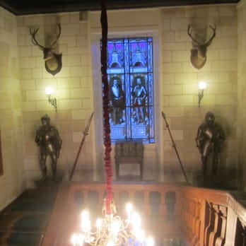 Château de Noizay - Middle of the staircase - knights! - Hotels Near Me - Noizay, 37