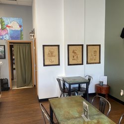 Caffe Dolce 907 - Dining area.