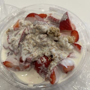 Monky Bowl - Bowl with creme, strawberries and granola - Acai Bowls Near Me - Salinas, California Monky Bowl - Bowl with creme, strawberries and granola - Acai Bowls Near Me - Salinas, California