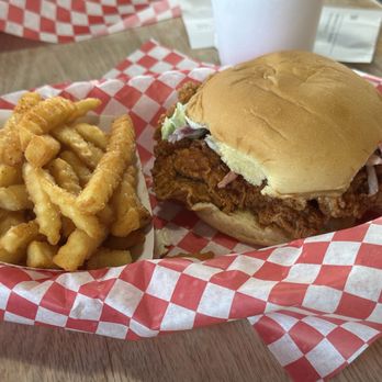 Southerns - Lil Clucker Combo - dressed - Cajun/Creole Near Me - Metairie, Louisiana Southerns - Lil Clucker Combo - dressed - Cajun/Creole Near Me - Metairie, Louisiana