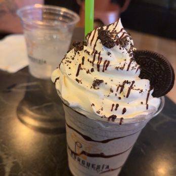 La Burguesía - Black white shake - Burgers Near Me - San Juan, Puerto Rico