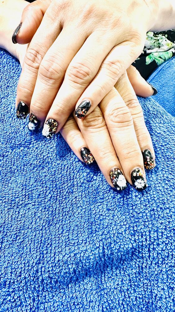 QUEEN NAILS Updated September 2024 538 Photos & 137 Reviews 24245