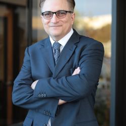 Ramin Mirhashemi, MD - Dr Ramin Mirhashemi, MD
Gynecologic Oncologist
Female Pelvic Surgeon