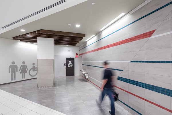 Alexis Nihon by null