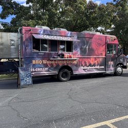 Rolling Smoke Grill - Pumped!