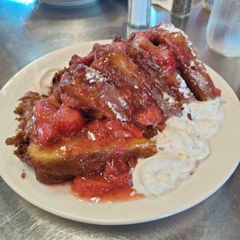Jamie's Cafe - Deep Fried Strawberry French Toast - Cafes Near Me - Elk Grove, California